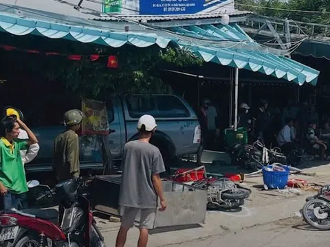 TP.HCM: Xe bán tải “điên” tông 8 xe máy, tài xế hoảng loạn sau tai nạn kinh hoàng