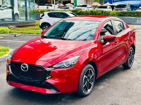 Mazda2 giảm giá khủng còn hơn 400 triệu đồng: Cơ hội nào cho Hyundai i10, Toyota Wigo?