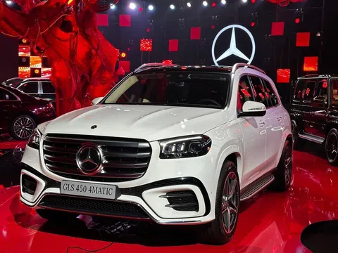 Ảnh thực tế Mercedes-Benz GLS 450 2025 tại Việt Nam: Xe được nâng cấp những gì so với bản cũ?