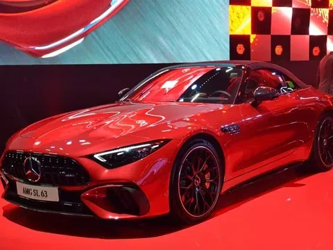 Siêu phẩm hybrid Mercedes-AMG SL 63 S E Performance cập bến Việt Nam: Mạnh hơn 800 mã lực, chỉ có 2 xe