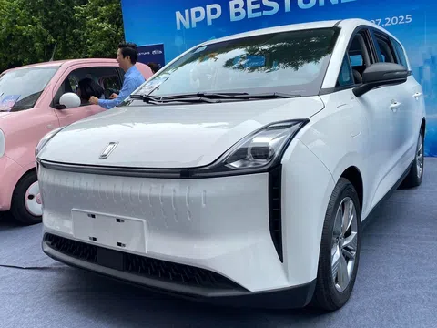 Bộ đôi ô tô điện Trung Quốc ra mắt Việt Nam: Mẫu xe mini chỉ 199 triệu, mẫu MPV chạy 425 km/sạc