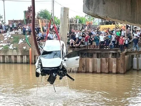 Ô tô lao xuống sông sau va chạm liên hoàn, 3 người thiệt mạng: Tạm giữ hình sự tài xế
