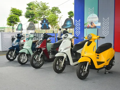 Chạy xe máy điện có thực sự tiết kiệm hơn xe máy xăng?