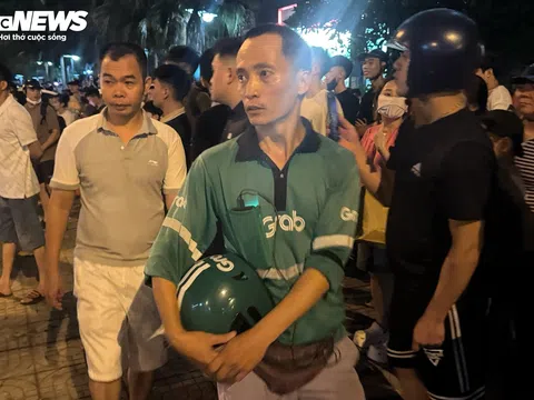Chân dung tài xế xe ôm cứu bé gái trong vụ tai nạn liên hoàn tại Hà Nội: ‘Chậm phút nào là nguy hiểm phút đó’