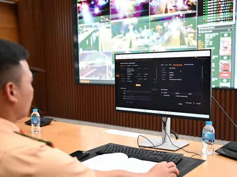 Cận cảnh quy trình xử lý và gửi thông báo vi phạm cho chủ xe trong vòng 2 giờ