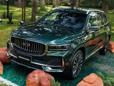 Mục sở thị Geely Monjaro vừa ra mắt Việt Nam, giá từ 1,099 tỷ đồng đấu Hyundai Santa Fe