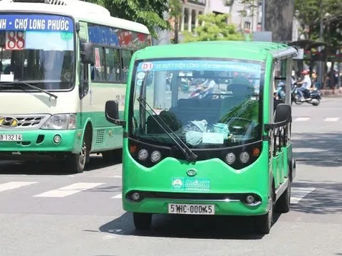 Hà Nội lên phương án thay thế xe máy xăng: Xe buýt mini len lỏi từng con phố nhỏ