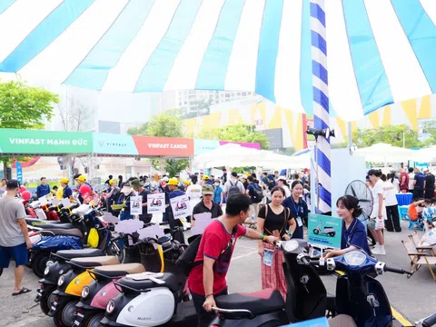 Người dân ùn ùn đổi xe máy xăng lấy xe máy điện, xe cũ được các hãng xử lý thế nào?