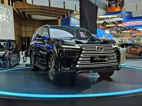 Cận cảnh "chuyên cơ mặt đất" Lexus LX 700h vừa ra mắt Đông Nam Á, liệu có cơ hội về Việt Nam