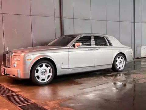 Rolls-Royce Phantom đời 2007 "đắp chiếu" 18 năm vẫn có giá hơn 5 tỷ đồng