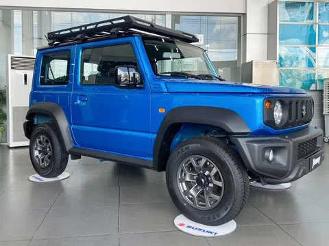 SUV "bé hạt tiêu" Suzuki Jimny giảm giá kỷ lục, khách mua tiết kiệm đến 120 triệu đồng