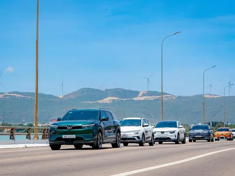 Cách bảo vệ xe điện trong mùa "nắng như đổ lửa, mưa như trút nước"