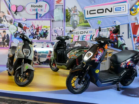 Từ 15/8, khách Việt có thể mua xe máy điện ICON e: kèm pin, giá tăng thêm gần 10 triệu đồng