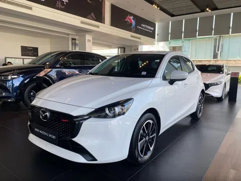 Mazda2 xuống giá sâu, "lấn sân" phân khúc xe hạng A của i10, Morning
