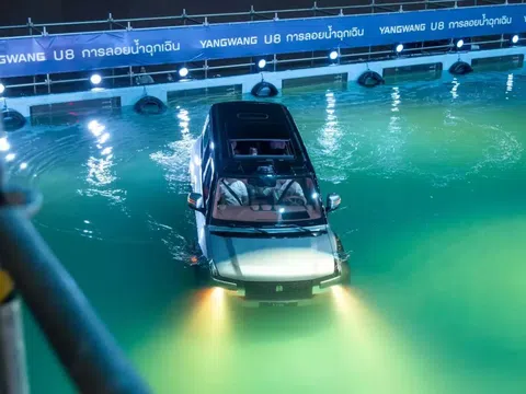 Xe điện có thực sự "an toàn" khi lội nước? Khả năng thực tế và những điều người dùng cần biết