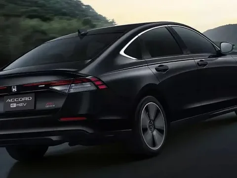 Honda Accord 2025 ra mắt thị trường hàng xóm với nhiều nâng cấp, giá quy đổi từ 1,2 tỷ đồng