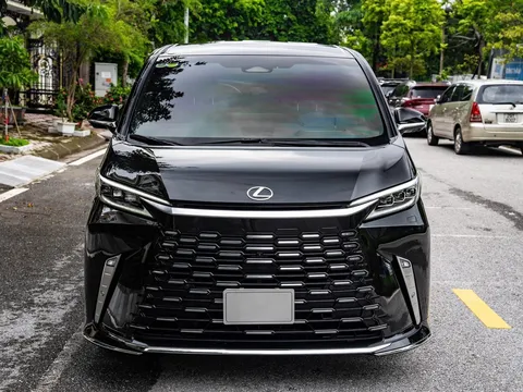 Ngỡ ngàng giá bán lại của Lexus LM 500h 2025 mới chỉ lăn bánh 1 tháng