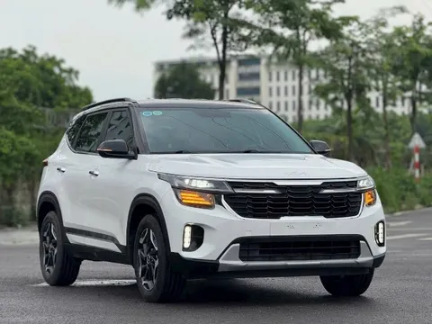 Kia Seltos "xả kho", đưa giá bán sát sạt đàn em Sonet