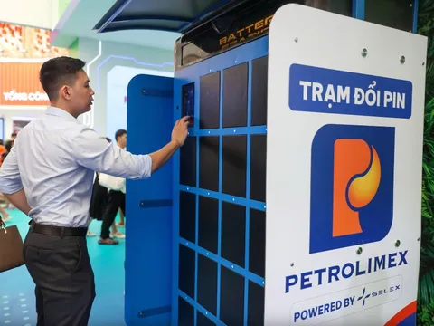 Petrolimex trình làng mô hình trạm đổi pin, mở màn cuộc đua hạ tầng xe điện