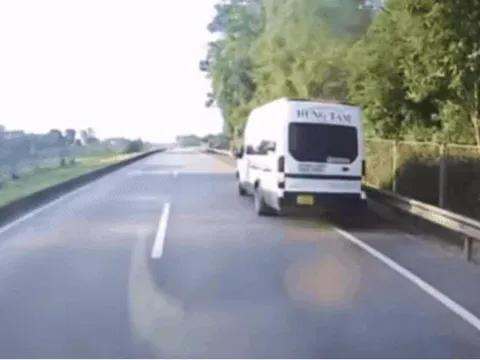 Trả khách ngay trên cao tốc, tài xế ô tô vừa bị phạt tiền và trừ điểm bằng lái