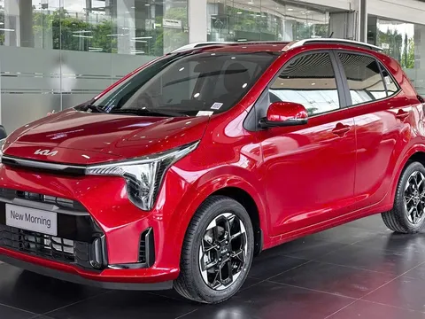 Cận cảnh Kia Morning 2025 tại đại lý: Có chi tiết giống Carnival, giá từ 439 triệu đồng