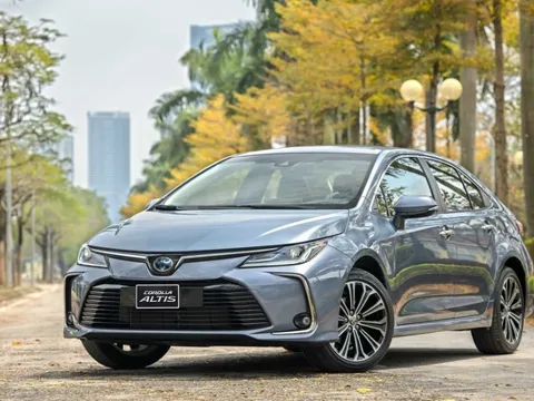 Sedan hạng C dưới 900 triệu đồng “đại hạ giá” vẫn vắng khách