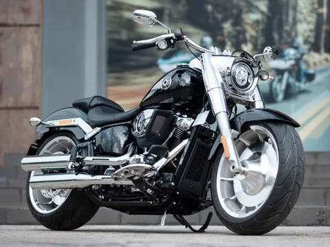 Harley-Davidson Fat Boy Gray Ghost 2025 cập bến Việt Nam: Cruiser cơ bắp nhập Mỹ, giá gần 1,6 tỷ đồng