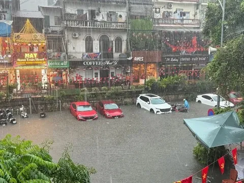 Chủ xe thiệt hại vì mưa bão: Vai trò của bảo hiểm vật chất dưới góc nhìn thực tế