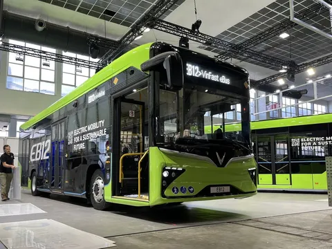 Bộ đôi xe buýt điện VinFast "rục rịch" trình làng thị trường châu Âu