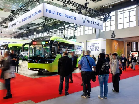 VinFast ra mắt cặp xe buýt điện chiến lược tại thị trường châu Âu