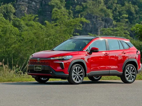 Vượt mặt Honda CR-V, Toyota Corolla Cross dẫn đầu phân khúc xe hybrid tháng 9/2025