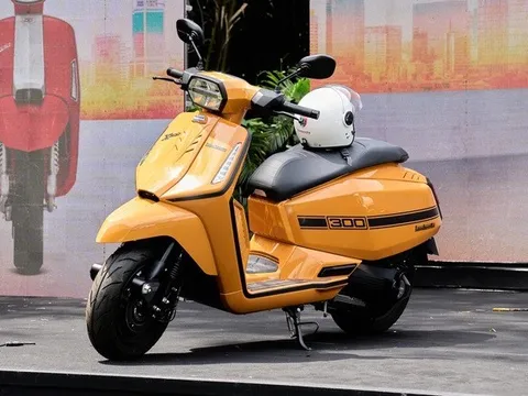 Chiêm ngưỡng xe tay ga Lambretta X300 - Lựa chọn mới cho các khách hàng trẻ, cạnh tranh với Honda SH 350i