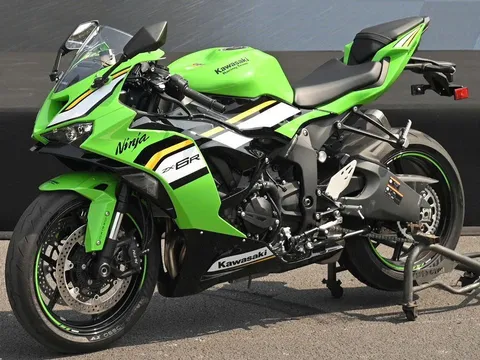 Kawasaki Ninja ZX-6R 2025 ra mắt khách Việt: Thiết kế góc cạnh, giá 299 triệu đồng