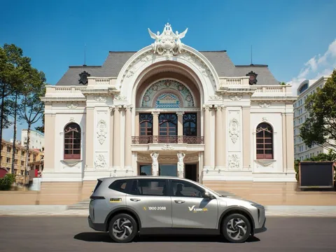 VinFast Limo Green gia nhập dịch vụ taxi điện 7 chỗ Xanh SM Limo, nhận diện bằng hai màu riêng biệt