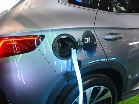 Xe hybrid cắm sạc có thực sự "xanh" như quảng bá của các hãng ô tô?