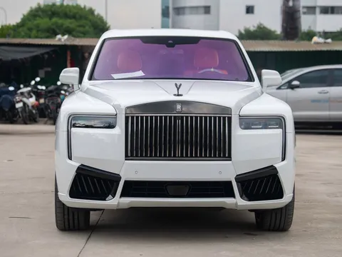 Rolls-Royce Cullinan Black Badge 2025 - SUV siêu sang mạnh 600 mã lực, tăng tốc 0-100 km/h chỉ trong 4,9 giây