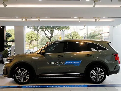Xả hàng tồn kho, Kia Sorento PHEV đời 2023 giảm giá đến 150 triệu đồng tại đại lý