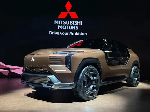 Mitsubishi Elevance Concept ra mắt tại Nhật Bản: SUV hybrid "biết chiều" người ngồi bên trong