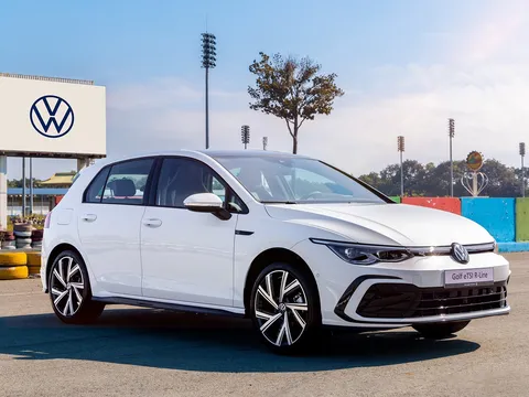 Volkswagen Golf trở lại Việt Nam: Cảm giác lái chuẩn Đức trong diện mạo hatchback nhỏ gọn