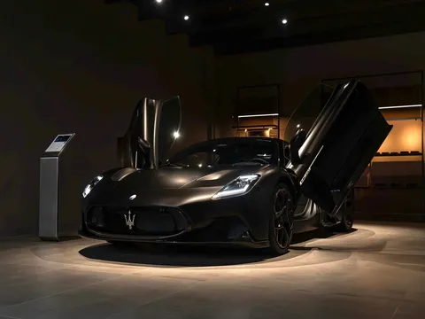 Hơn 22 tỷ đồng cho một chiếc Maserati MC20 Notte - siêu xe độc nhất Việt Nam có gì đặc biệt?