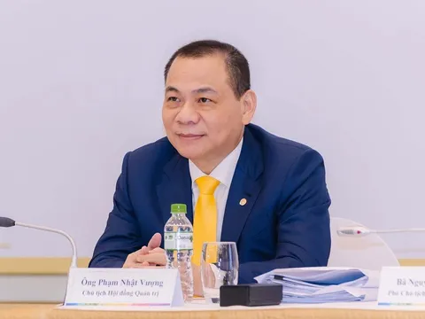 Ông Phạm Nhật Vượng cùng 2 con trai lập công ty Vinspace, lấn sân sang lĩnh vực hàng không vũ trụ