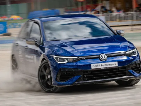 Volkswagen Golf R Performance giá gần 1,9 tỷ đồng có gì khiến giới mê xe phải "xiêu lòng"?
