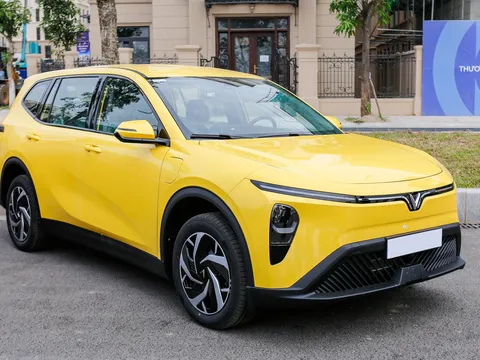 VinFast Limo Green tiếp tục bán vượt Mitsubishi Xpander, dẫn đầu phân khúc MPV tháng 10