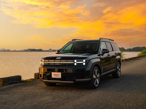 Hyundai Santa Fe Hybrid chốt giá 1,369 tỷ đồng tại Việt Nam, "ăn xăng" 5,94 lít/100 km