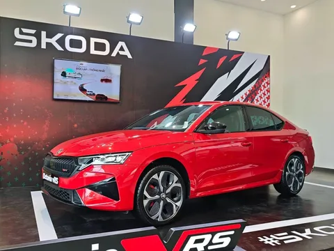 Sedan hiệu năng cao Skoda Octavia vRS có thể ra mắt Việt Nam ngay tháng này, giá tạm tính 1,5 tỷ đồng