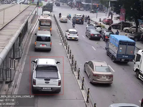 Chỉ trong 24 giờ, camera AI "tóm" hơn 700 trường hợp vượt đèn đỏ tại một ngã tư ở Hà Nội