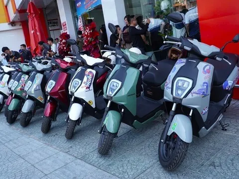 "Hai ông lớn" Honda, Yamaha khó cạnh tranh trên đường đua xe máy điện Việt Nam, liên tục giảm giá để hút khách