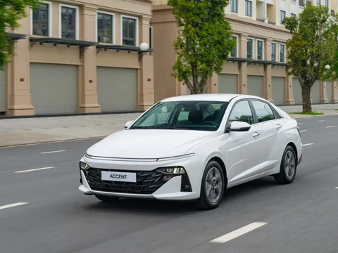 Điểm mặt 7 mẫu sedan số sàn hiếm hoi còn phân phối tại Việt Nam