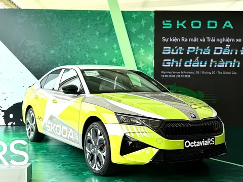 Mục sở thị sedan hiệu suất cao Skoda Octavia RS: Chốt giá 1,608 tỷ đồng tại Việt Nam đấu Civic Type R và Golf R