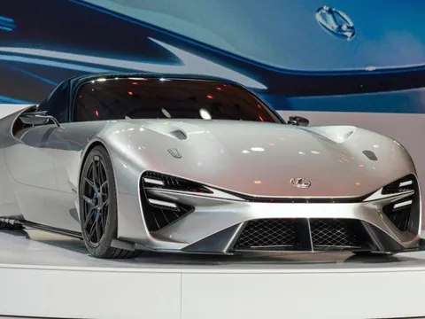 Toyota đặt mục tiêu cạnh tranh Rolls-Royce và Ferrari: Lần này là cuộc chơi nghiêm túc